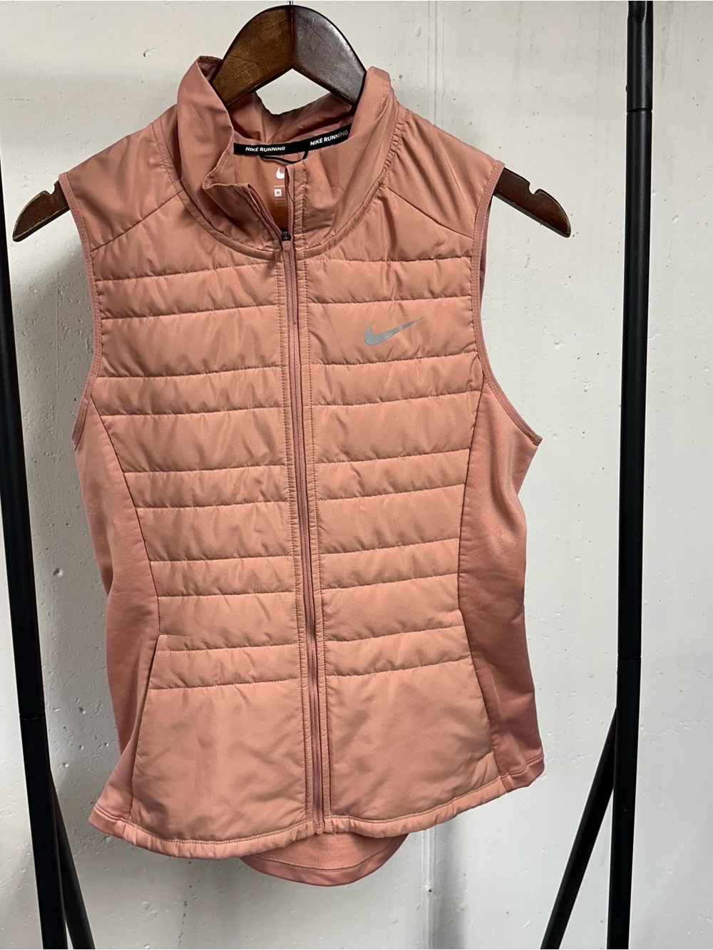 Nike Quilted Sleeveless Running Vest in Dusty Rose
